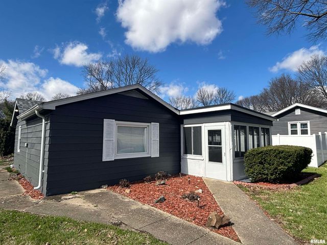 405 S GILLET Street, Elkhart, IL 62634