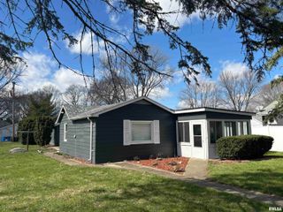 405 S GILLET Street, Elkhart, IL 62634