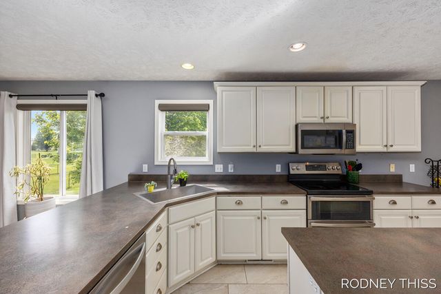 3030 Sunchase Avenue, Hudsonville, MI 49426