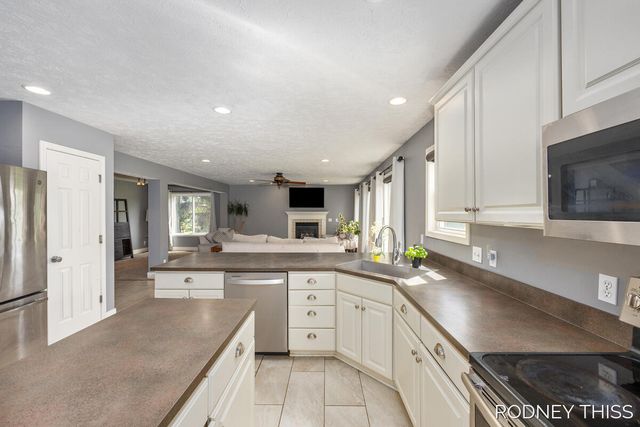 3030 Sunchase Avenue, Hudsonville, MI 49426