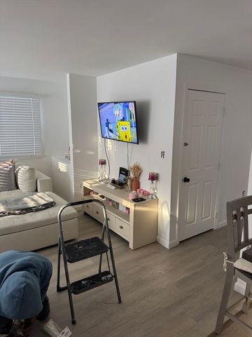 200 Crescent St, Fall River, MA 02720