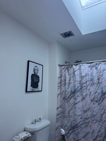 200 Crescent St, Fall River, MA 02720