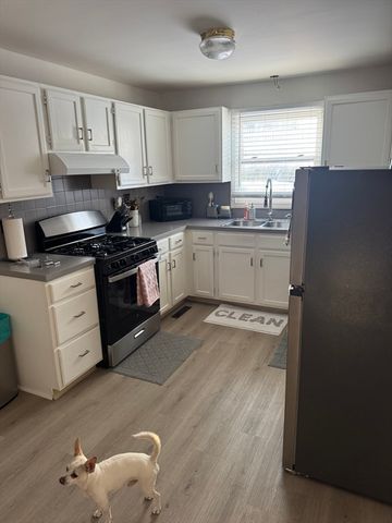 200 Crescent St, Fall River, MA 02720