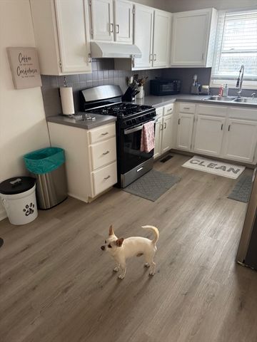 200 Crescent St, Fall River, MA 02720