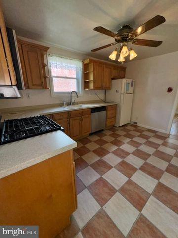 154 WYNDMOOR RD, Havertown, PA 19083