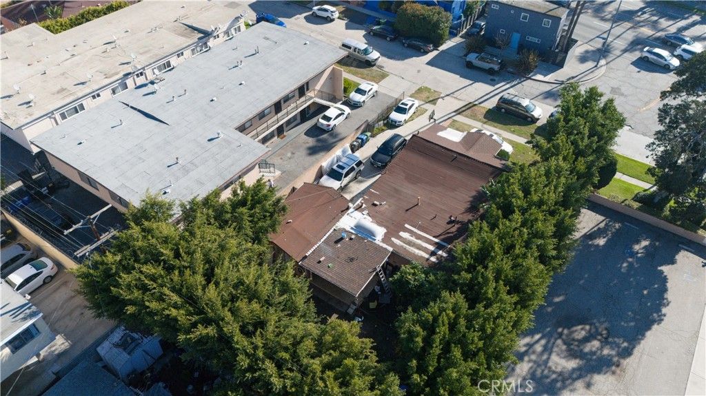 Image 12 of property listing at 2929 S Mansfield, Los Angeles, CA 90016