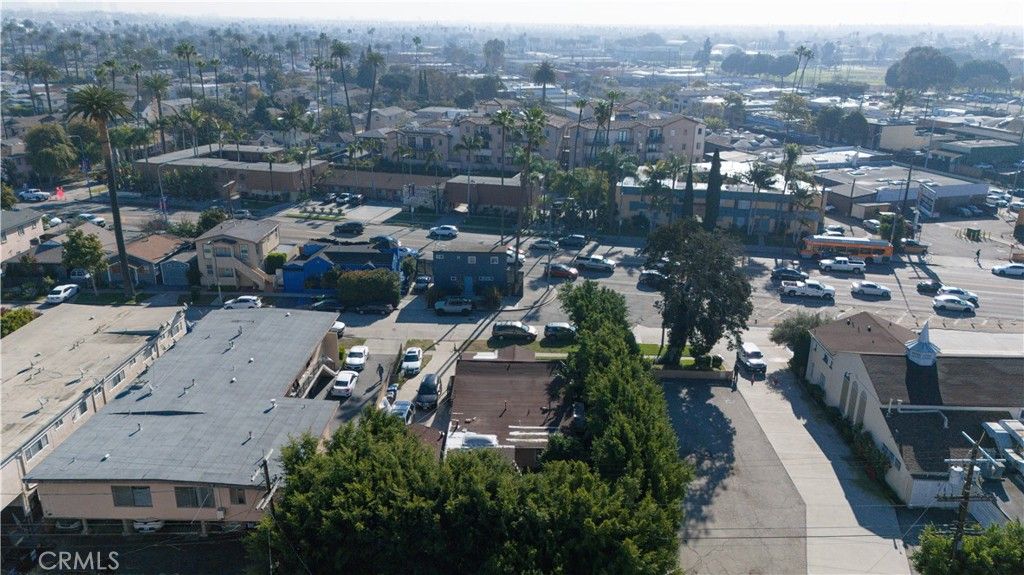 Image 6 of property listing at 2929 S Mansfield, Los Angeles, CA 90016