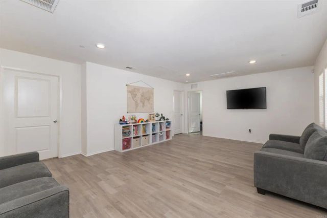 1432 Carolina Court, Hemet, CA 92543