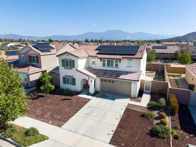 1432 Carolina Court, Hemet, CA 92543