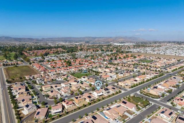 1432 Carolina Court, Hemet, CA 92543
