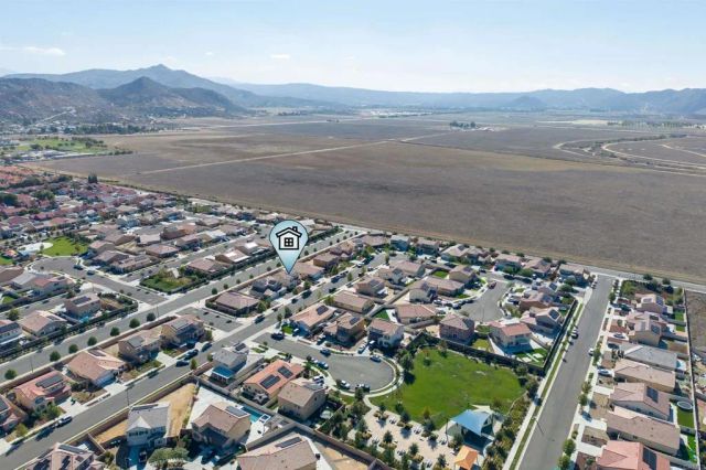 1432 Carolina Court, Hemet, CA 92543