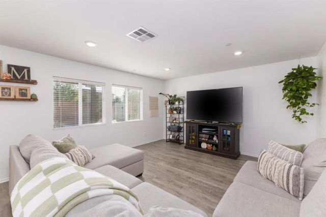 1432 Carolina Court, Hemet, CA 92543