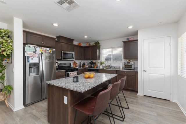 1432 Carolina Court, Hemet, CA 92543