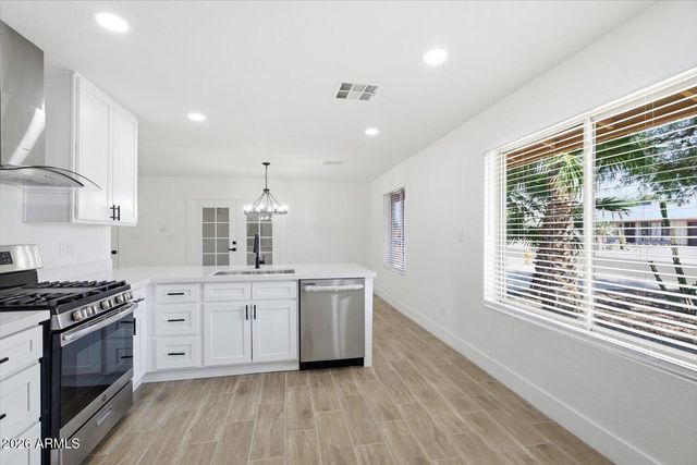 1468 W MONTOYA Lane, Phoenix, AZ 85027
