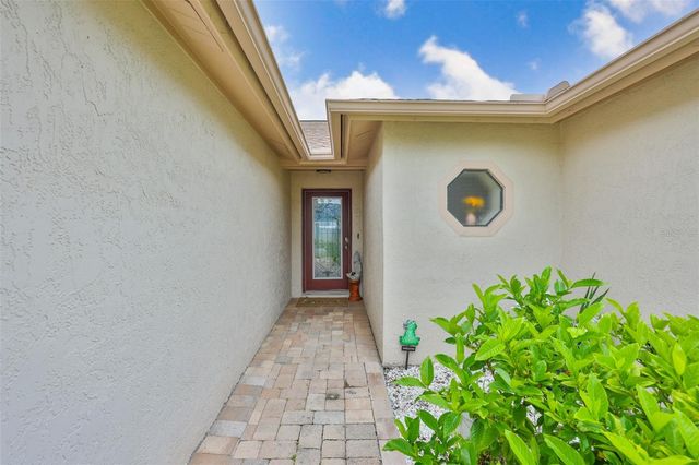 8715 HAMPDEN DRIVE, Tampa, FL 33626