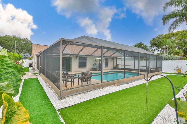 8715 HAMPDEN DRIVE, Tampa, FL 33626