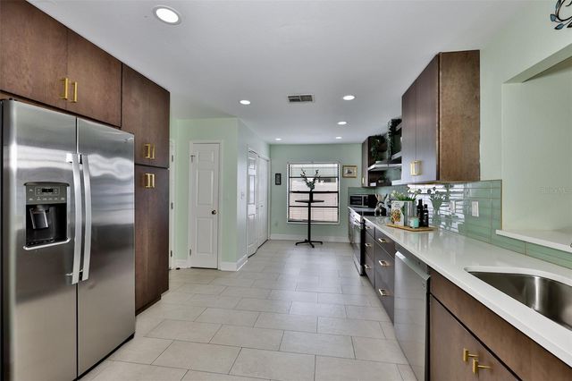 8715 HAMPDEN DRIVE, Tampa, FL 33626