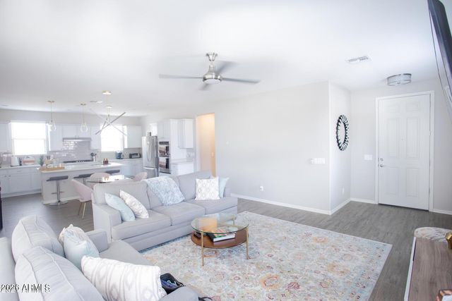 9969 W ROBIN Lane, Peoria, AZ 85383