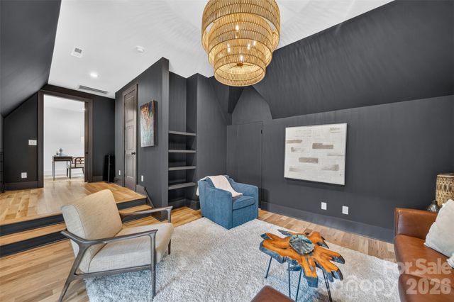 6006 Old Providence Lane, Charlotte, NC 28226