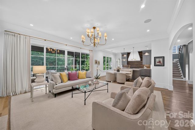 6006 Old Providence Lane, Charlotte, NC 28226