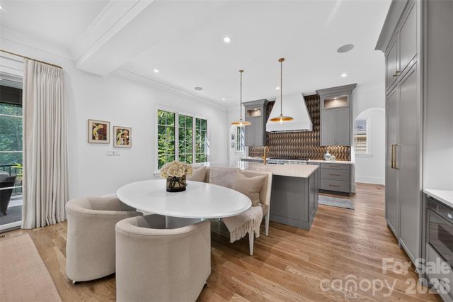 6006 Old Providence Lane, Charlotte, NC 28226