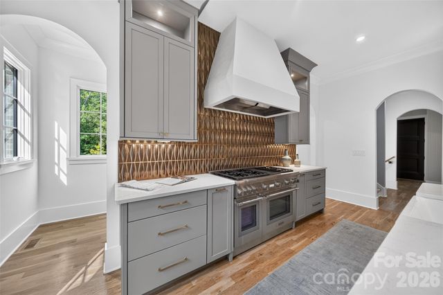 6006 Old Providence Lane, Charlotte, NC 28226