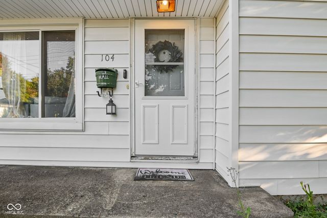 104 Forest Avenue, Greenfield, IN 46140