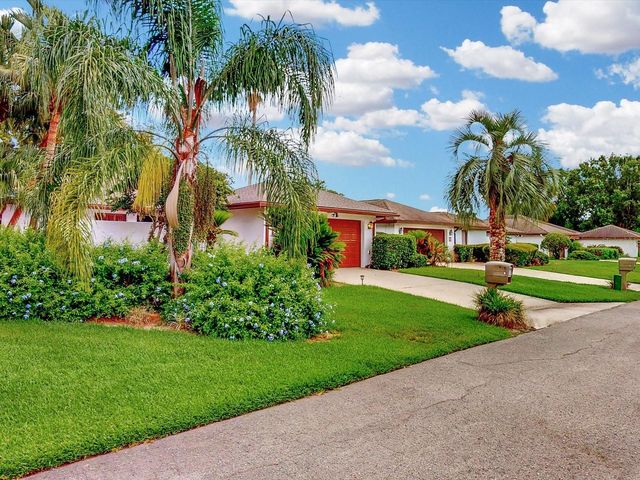 9 ABBEY COURT, Haines City, FL 33844