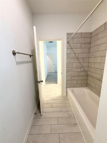 2506 Shallow Lake Lane, Iowa Colony, TX 77583