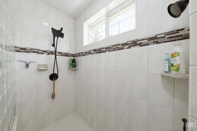 15710 Black Hawk Avenue, Bakersfield, CA 93314