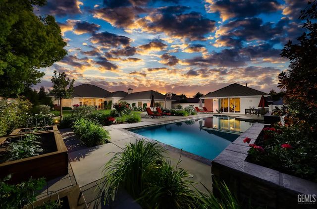 15710 Black Hawk Avenue, Bakersfield, CA 93314