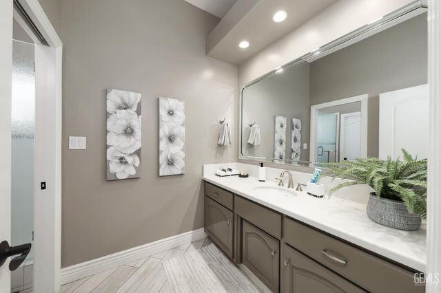 15710 Black Hawk Avenue, Bakersfield, CA 93314