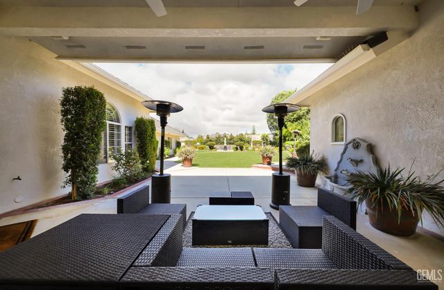 15710 Black Hawk Avenue, Bakersfield, CA 93314