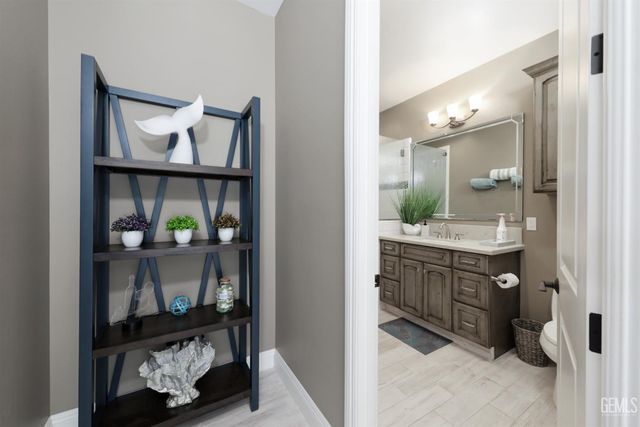 15710 Black Hawk Avenue, Bakersfield, CA 93314