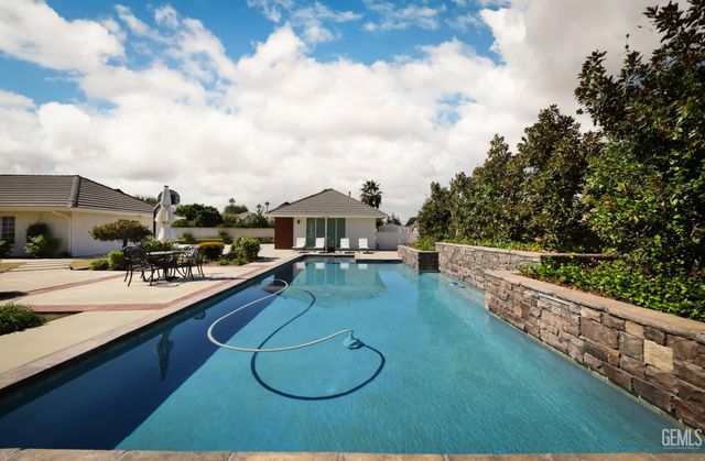 15710 Black Hawk Avenue, Bakersfield, CA 93314