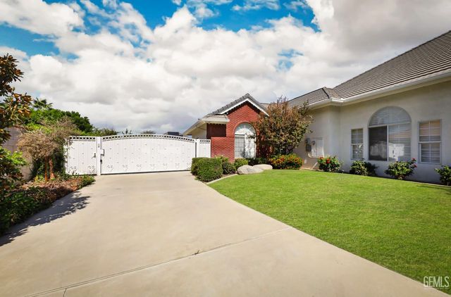 15710 Black Hawk Avenue, Bakersfield, CA 93314