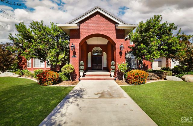 15710 Black Hawk Avenue, Bakersfield, CA 93314