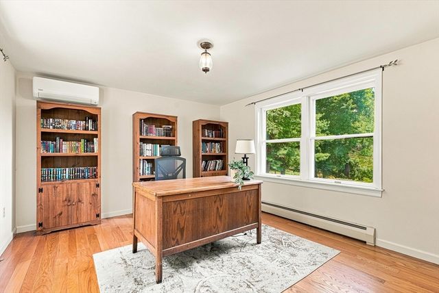 97 Lee St, West Boylston, MA 01583