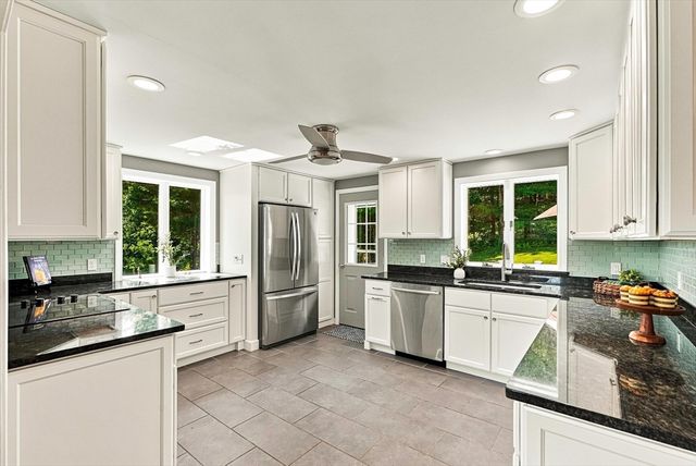 97 Lee St, West Boylston, MA 01583