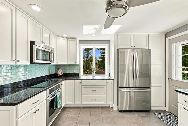 97 Lee St, West Boylston, MA 01583