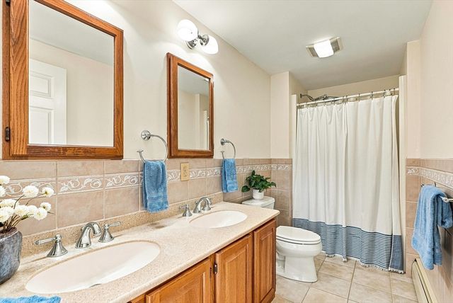97 Lee St, West Boylston, MA 01583