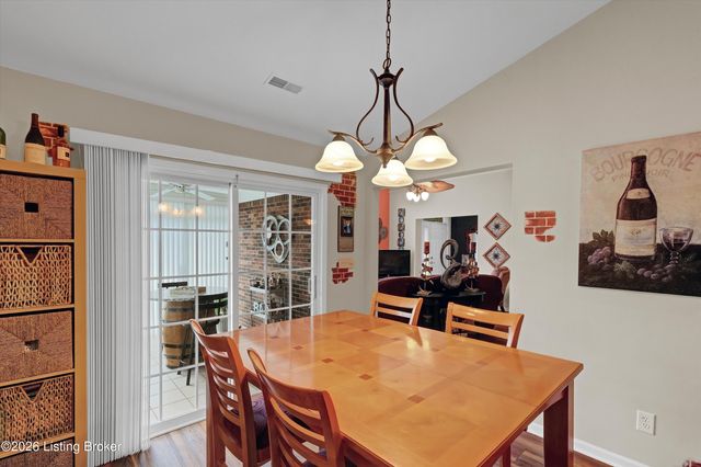 6411 Rivers End Dr, Louisville, KY 40258