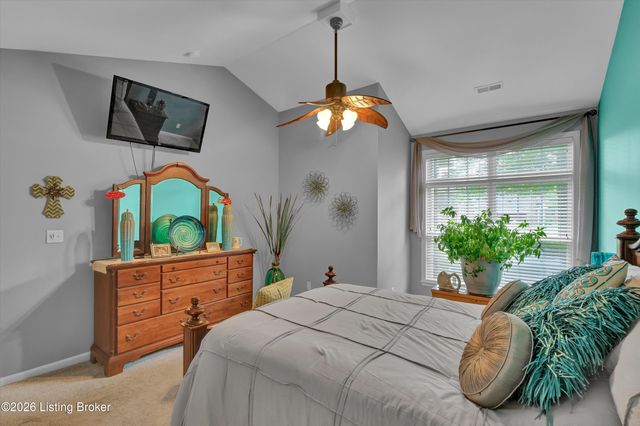 6411 Rivers End Dr, Louisville, KY 40258