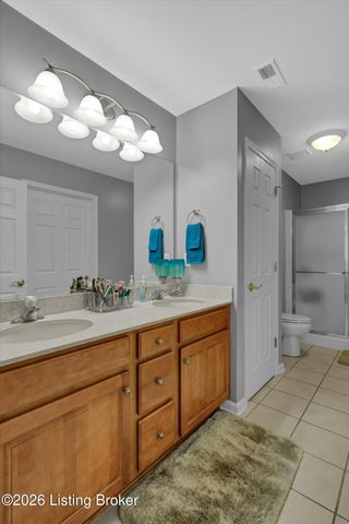 6411 Rivers End Dr, Louisville, KY 40258