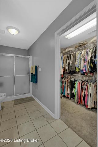 6411 Rivers End Dr, Louisville, KY 40258