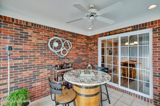 6411 Rivers End Dr, Louisville, KY 40258