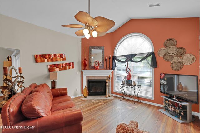 6411 Rivers End Dr, Louisville, KY 40258