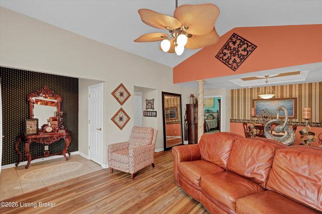 6411 Rivers End Dr, Louisville, KY 40258
