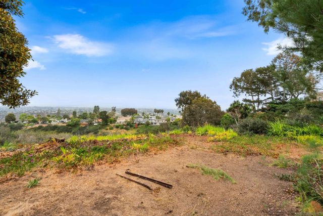 5877 Soledad Mountain Road, La Jolla, CA 92037