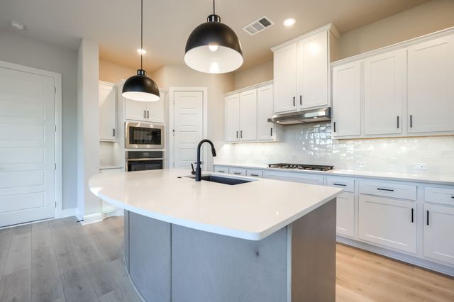 2241 Heather Hills Drive, Fort Worth, TX 76008